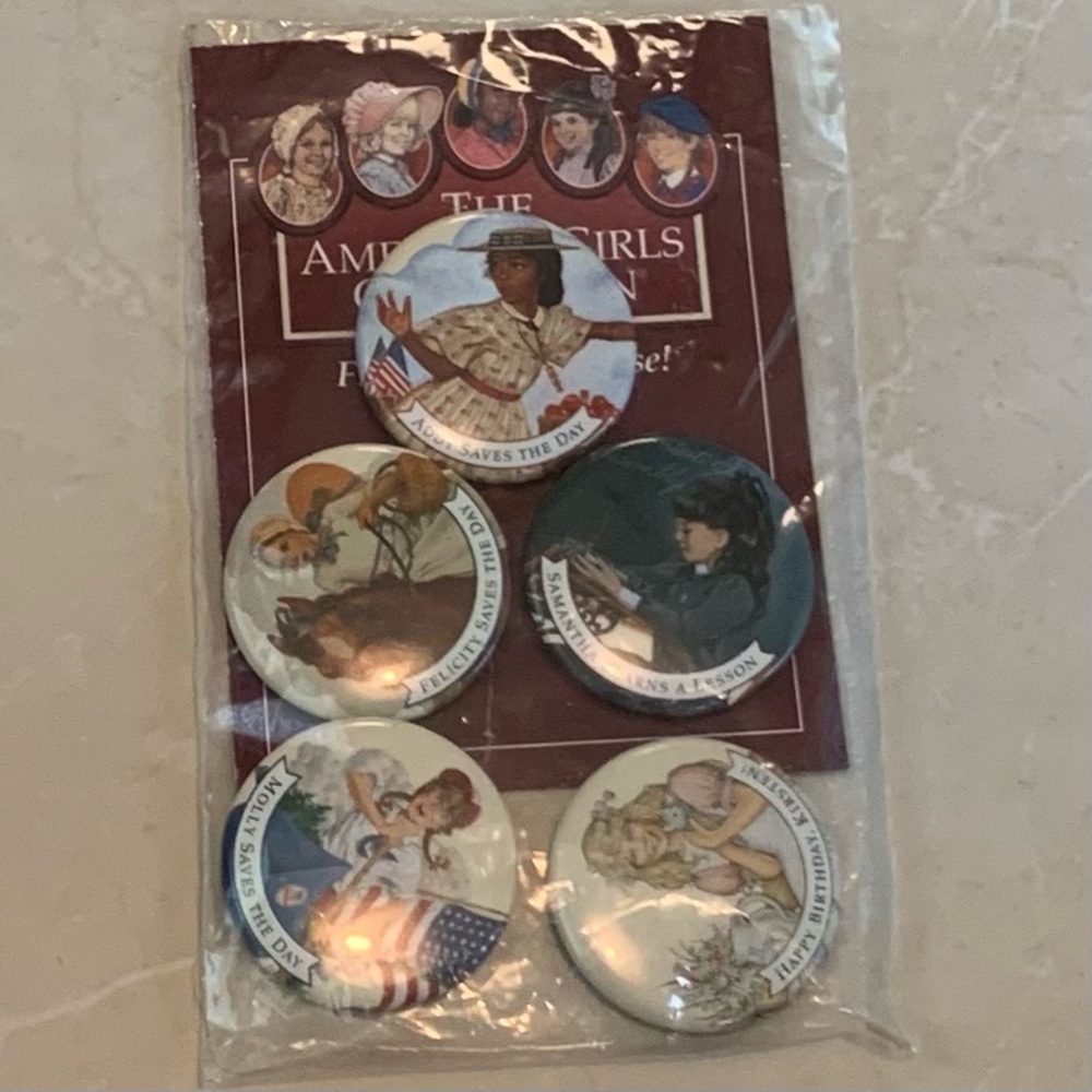 The American Girl Pleasant Company 1994 NWT VTG Five collectible buttons VTG NIB - Picture 4 of 8